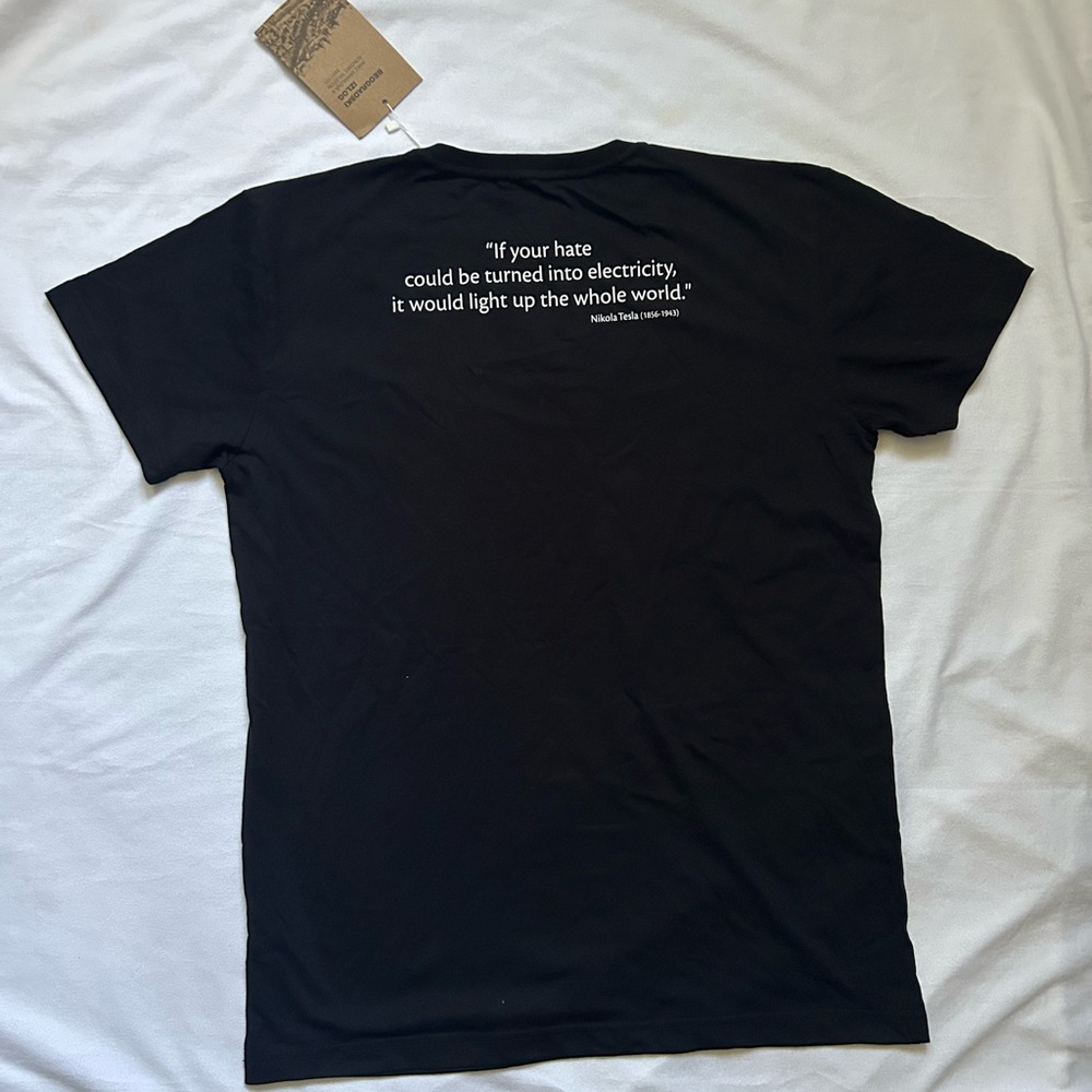Tesla Graphic Tee with Iconic Design - Picture 6 of 7